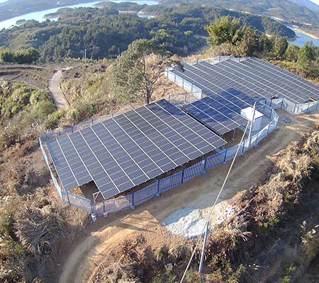 منحدر جبلي لنظام تركيب الطاقة الشمسية